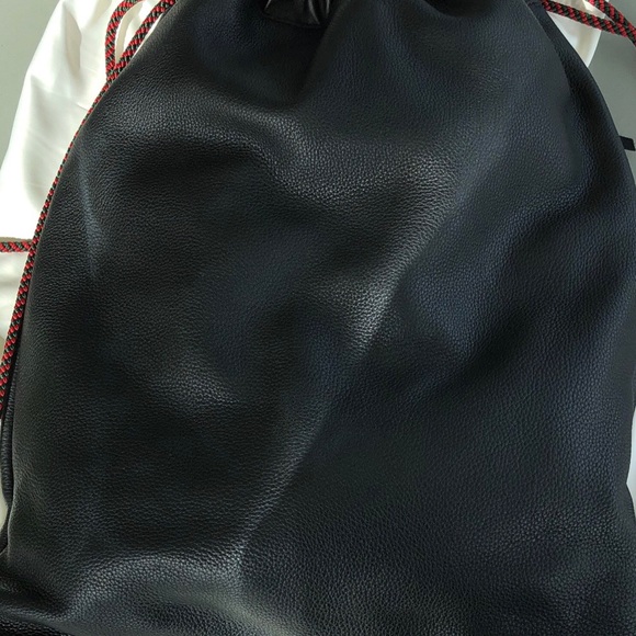 Gucci Logo Backpack - Picture 3 of 3